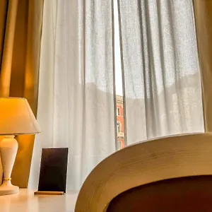 https://genova.hotelitalianriviera.com