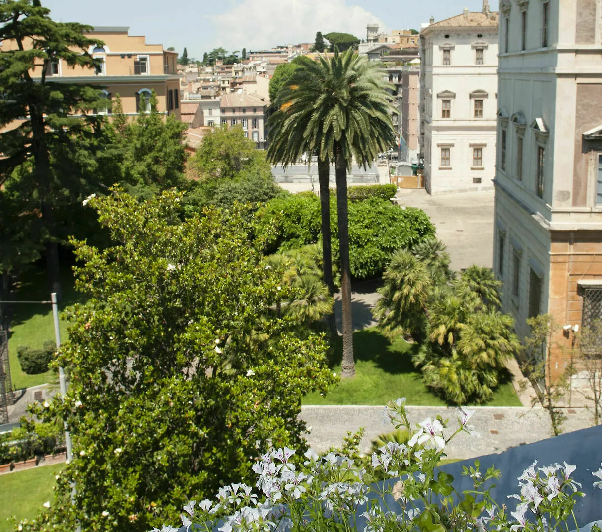 Terrazza Marco Antonio Luxury Suite Roma 4*,